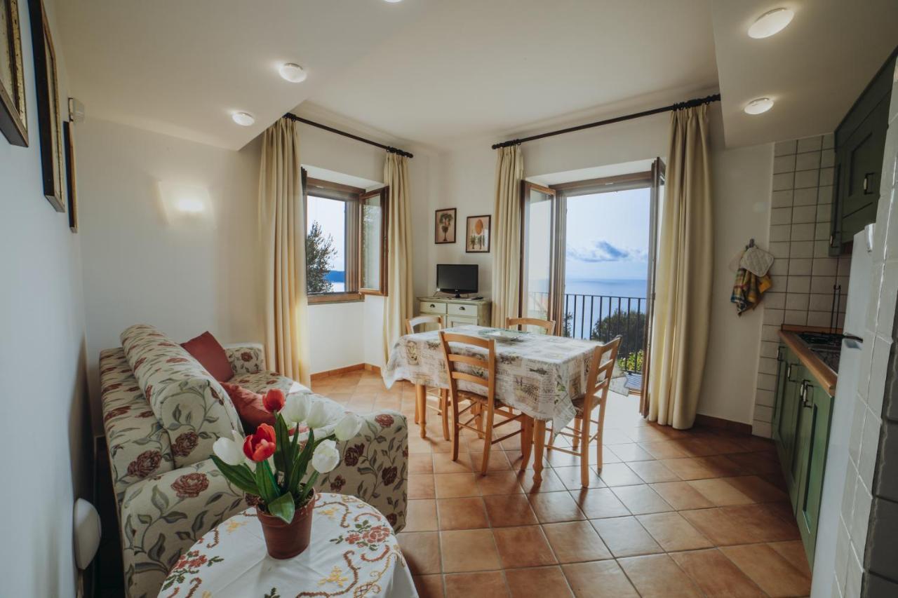 Residenza Golfo Degli Ulivi Aparthotel Caprioli Exterior foto